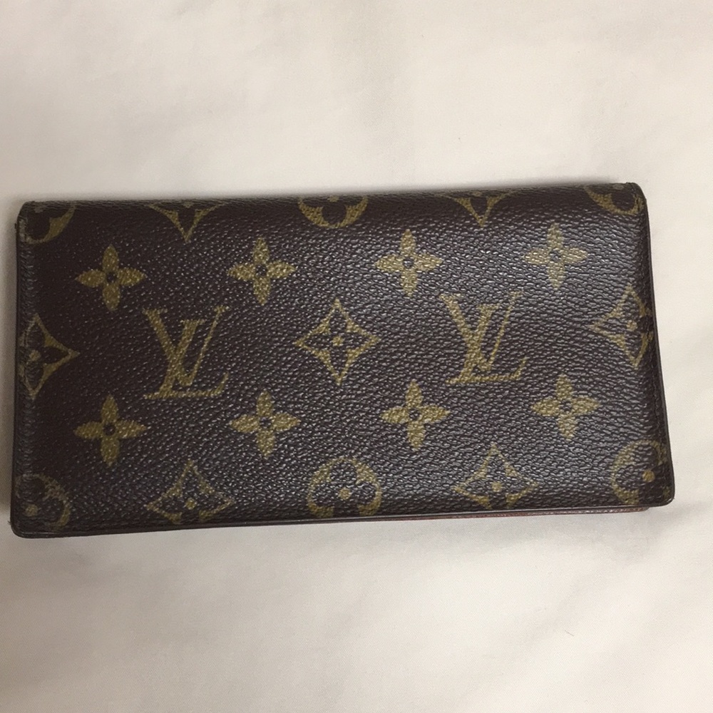 Louis Vuitton checkbook